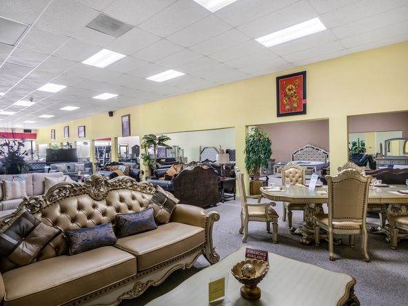 NNN Leased Retail Building - Ideal Furniture Gallery: 116 W 6th St, Hanford, CA 93230